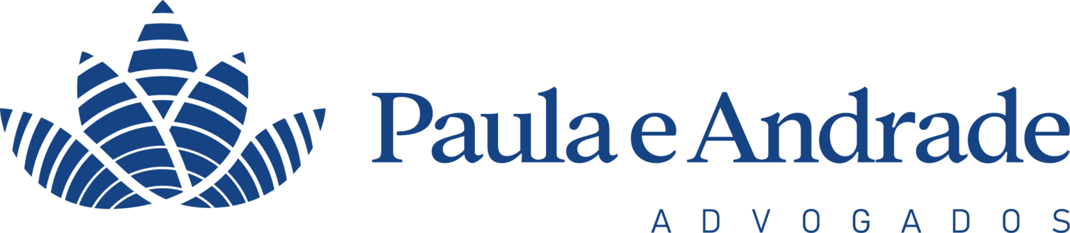 Logo Paula E Andrade. Texto elogomarca em azul, com o fundo branco